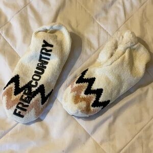 Free country gripper slippers size M